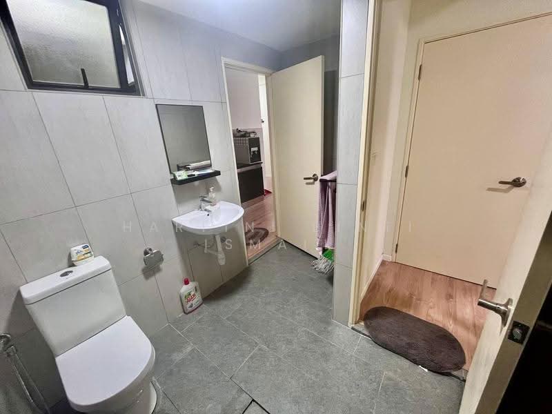 Pangsapuri untuk Disewa di Dian Residency - Hartini Binti Ismail - Bathroom - PropertyGuru.com.my
