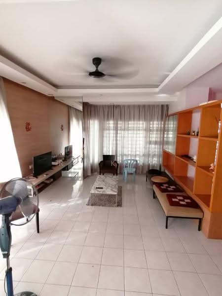 Rumah Teres 2-Tingkat untuk Dijual di Taman Idaman (Simpang Ampat) - Roy Kuak - Living Room - PropertyGuru.com.my