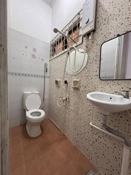 Rumah Teres 1-Tingkat untuk Dijual di Taman Daya (Johor Bahru) - Marvin Lim - Bathroom - PropertyGuru.com.my