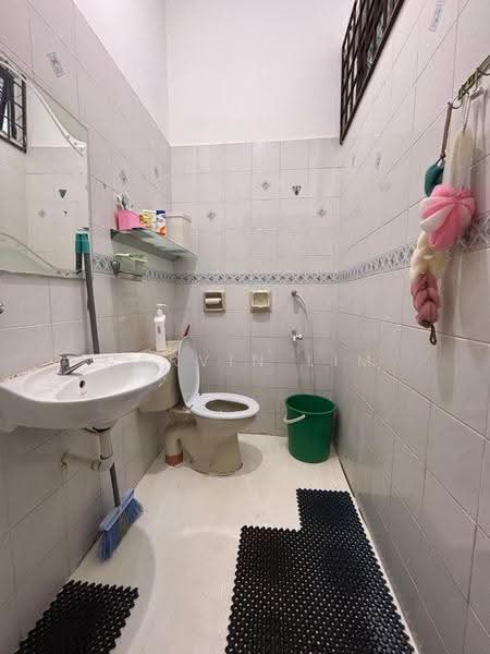 Rumah Teres 1-Tingkat untuk Dijual di Taman Daya (Johor Bahru) - Marvin Lim - Bathroom - PropertyGuru.com.my