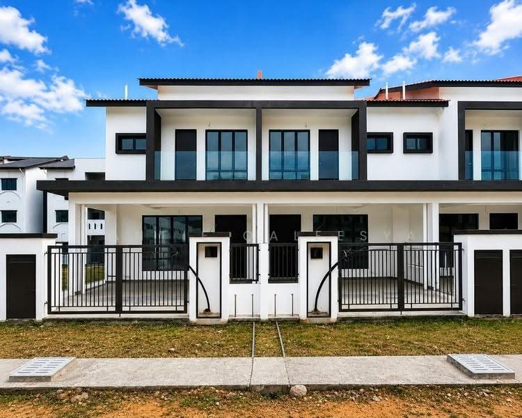 Rumah Teres 2-Tingkat untuk Dijual di Sungai Buloh (Selangor) - Yantie Qaleesya - Exterior - PropertyGuru.com.my