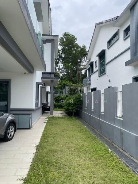 Bungalow House for Sale in Bandar Putra Permai (Seri Kembangan) - Sharon Mah - Exterior - PropertyGuru.com.my