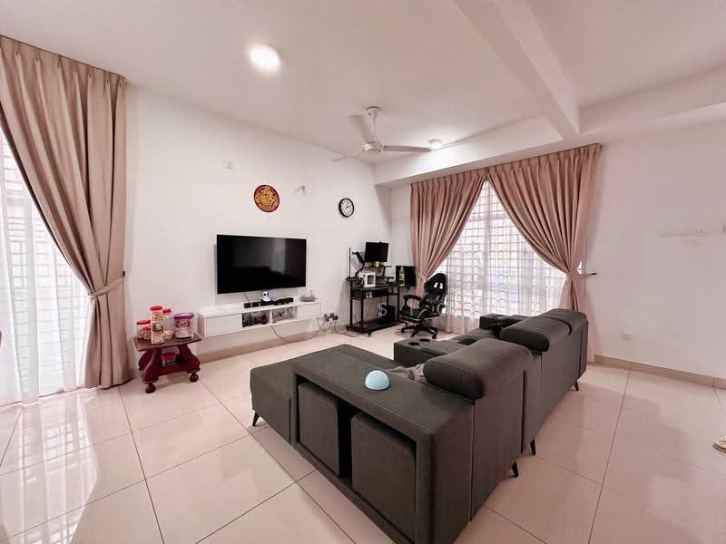 Rumah Teres 2-Tingkat untuk Dijual di Bandar Indahpura (Kulai) - Suny Sior - Living Room - PropertyGuru.com.my