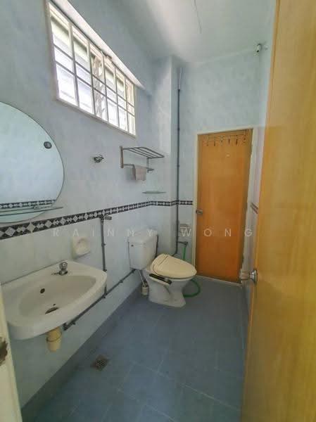 Rumah Teres 2-Tingkat untuk Disewa di Bayan Lepas (Penang) - Rainny Wong - Bathroom - PropertyGuru.com.my
