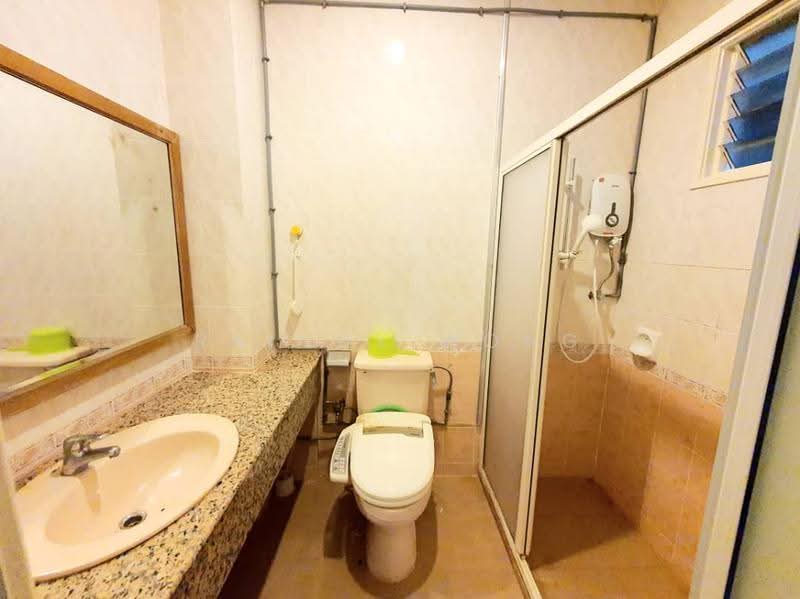 Rumah Teres 2-Tingkat untuk Disewa di Bayan Lepas (Penang) - Rainny Wong - Bathroom - PropertyGuru.com.my