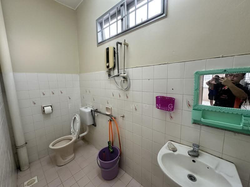 2-storey Terraced House for Rent in Usj 6 (Subang Jaya) - Felix Wong - Bathroom - PropertyGuru.com.my
