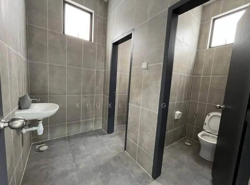 Factory for Sale in Eco Business Park 1 (Johor Bahru) - Xiuxiu Ng - Bathroom - PropertyGuru.com.my