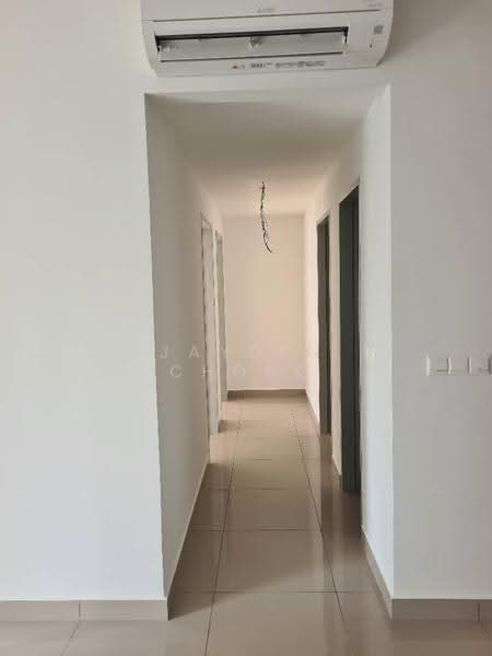 Kediaman Servis untuk Dijual di M Luna - Jayden Chong - Corridor - PropertyGuru.com.my