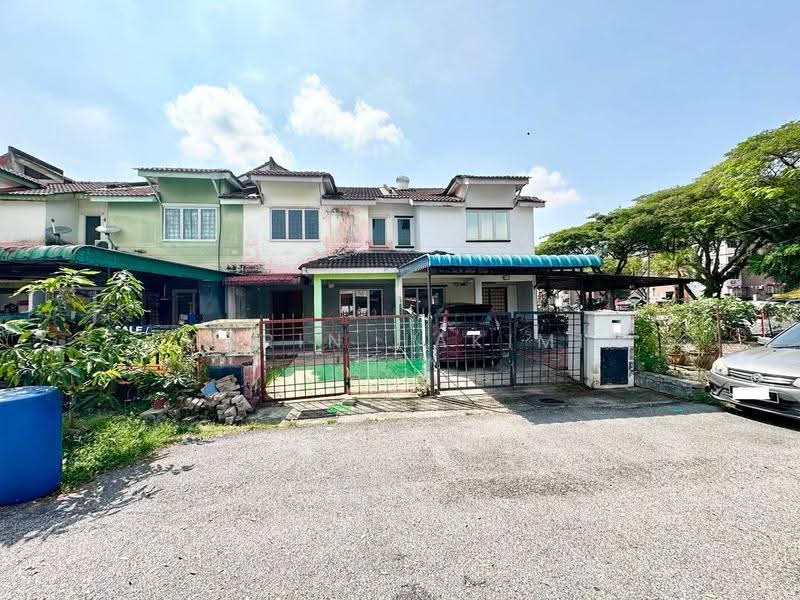 Rumah Teres 2-Tingkat untuk Dijual di Saujana Utama (Selangor) - Nazrin Hakimin - Exterior - PropertyGuru.com.my