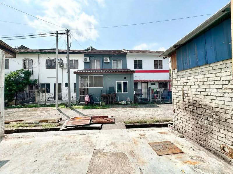 Rumah Teres 2-Tingkat untuk Dijual di Saujana Utama (Selangor) - Nazrin Hakimin - Exterior - PropertyGuru.com.my