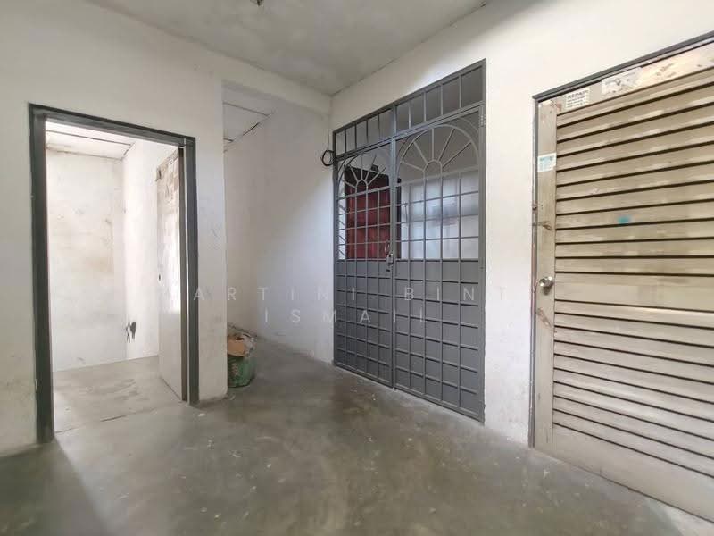 Kondominium untuk Dijual di Ayers Tower - Hartini Binti Ismail - Entrance - PropertyGuru.com.my