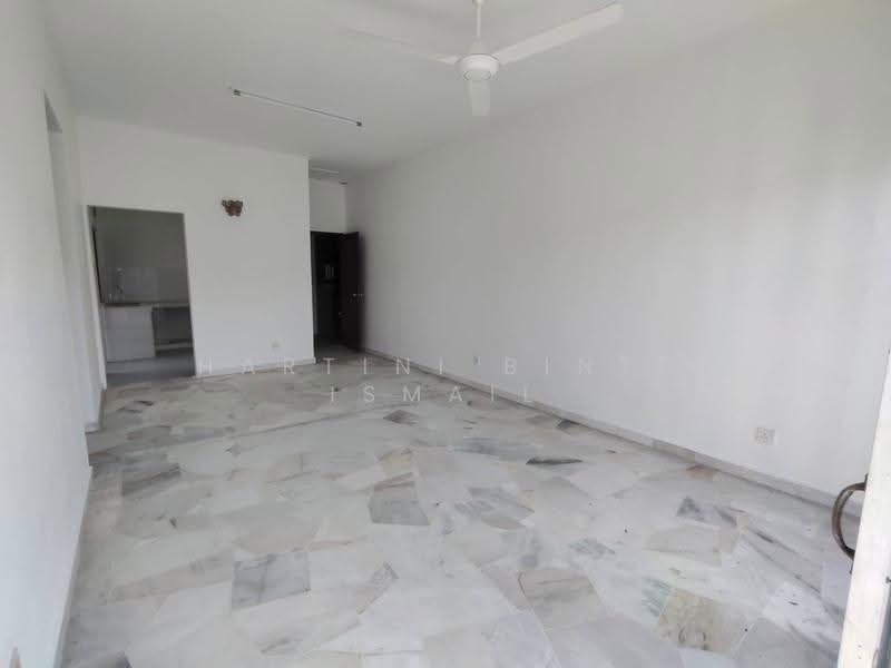 Kondominium untuk Dijual di Ayers Tower - Hartini Binti Ismail - Living Room - PropertyGuru.com.my