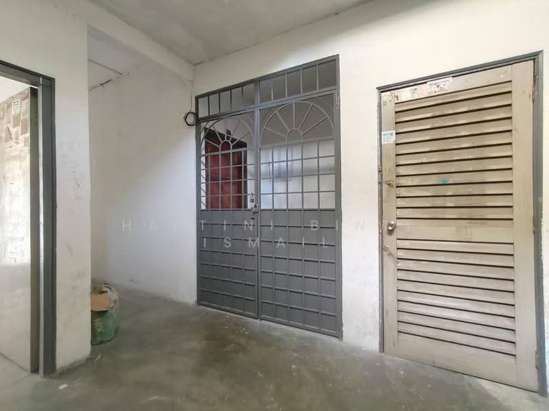 Kondominium untuk Dijual di Ayers Tower - Hartini Binti Ismail - Entrance - PropertyGuru.com.my