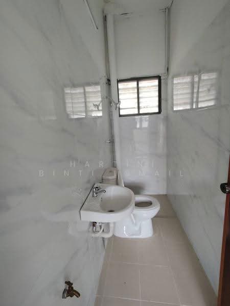 Kondominium untuk Dijual di Ayers Tower - Hartini Binti Ismail - Bathroom - PropertyGuru.com.my