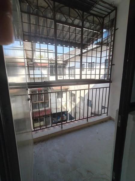 Kondominium untuk Dijual di Ayers Tower - Hartini Binti Ismail - Balcony - PropertyGuru.com.my