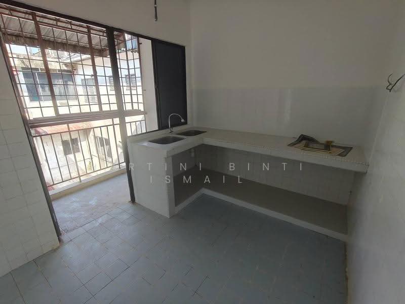 Kondominium untuk Dijual di Ayers Tower - Hartini Binti Ismail - Kitchen - PropertyGuru.com.my