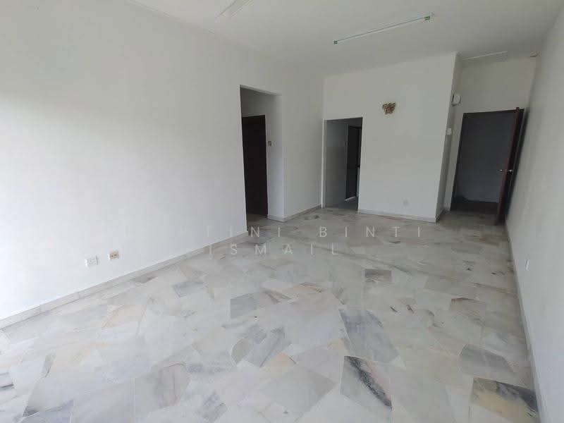 Kondominium untuk Dijual di Ayers Tower - Hartini Binti Ismail - Living Room - PropertyGuru.com.my
