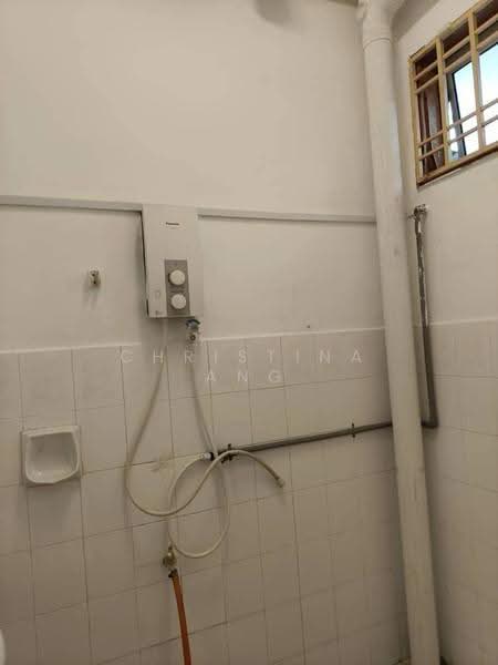Rumah Teres 2-Tingkat untuk Dijual di Taman Puteri Wangsa (Ulu Tiram) - Christina Ang - Bathroom - PropertyGuru.com.my