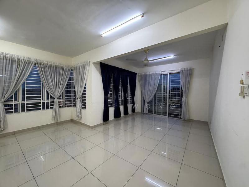Kediaman Servis untuk Dijual di Platinum Lake PV 21 - Coyee Wong - Living Room - PropertyGuru.com.my