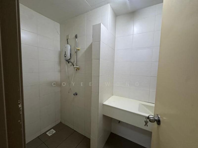 Kediaman Servis untuk Dijual di Platinum Lake PV 21 - Coyee Wong - Bathroom - PropertyGuru.com.my