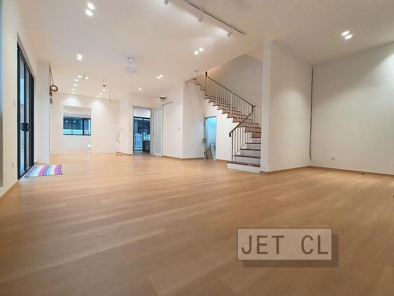 Rumah Berkembar untuk Dijual di Setia Alam (Selangor) - Daniel Kok - Living Room - PropertyGuru.com.my