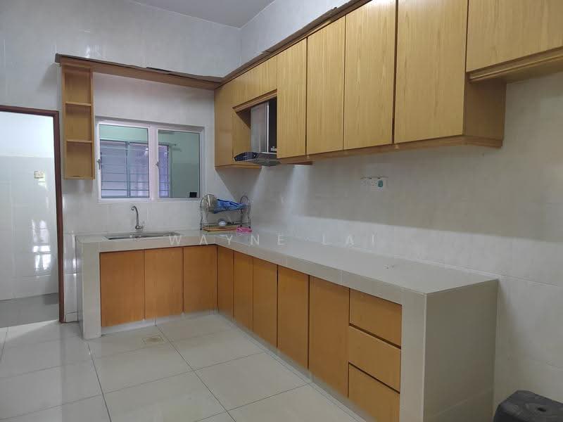 Rumah Teres 2-Tingkat untuk Disewa di Taman Sri Putra Mas (Sungai Buloh) - Wayne Lai - Kitchen - PropertyGuru.com.my