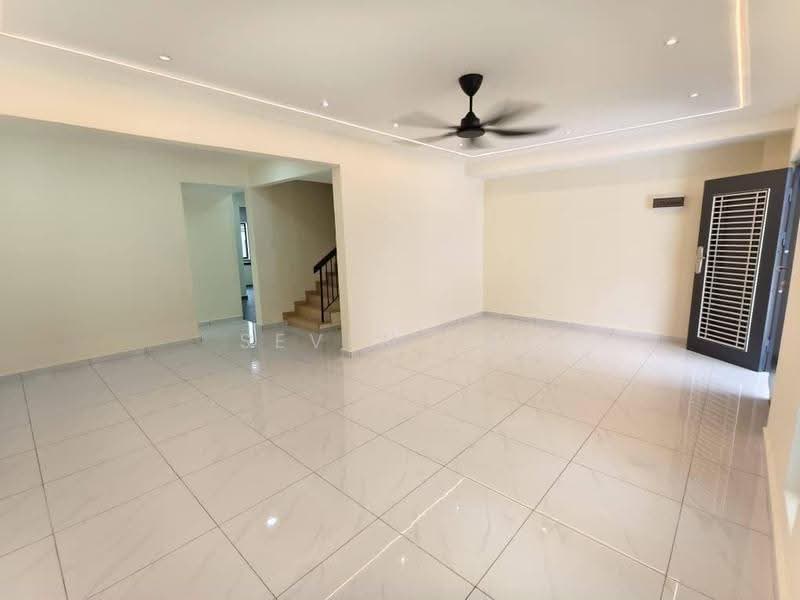 2-storey Terraced House for Sale in Bandar Selesa Jaya (Skudai) - Seven Tay - Living Room - PropertyGuru.com.my