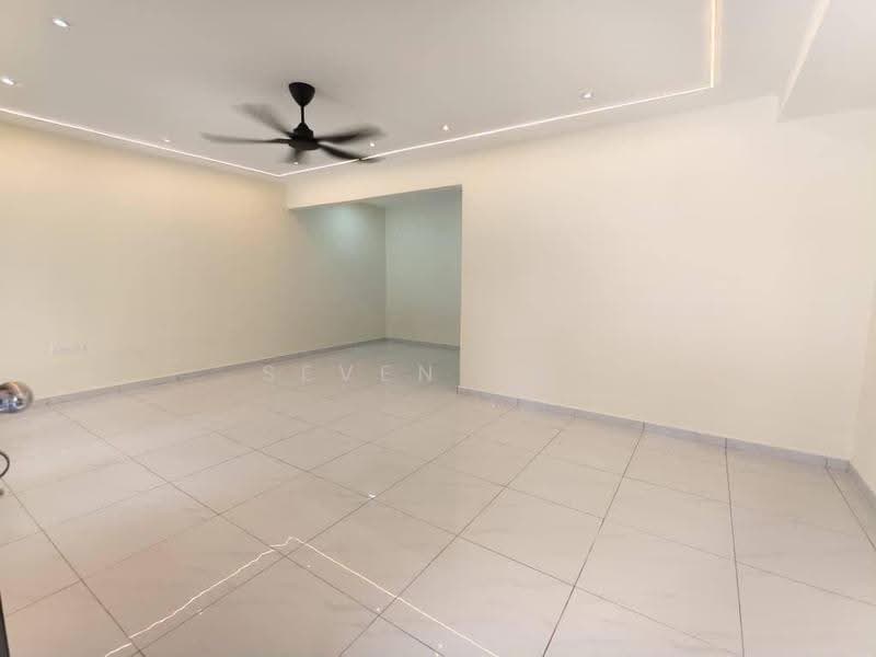 2-storey Terraced House for Sale in Bandar Selesa Jaya (Skudai) - Seven Tay - Living Room - PropertyGuru.com.my