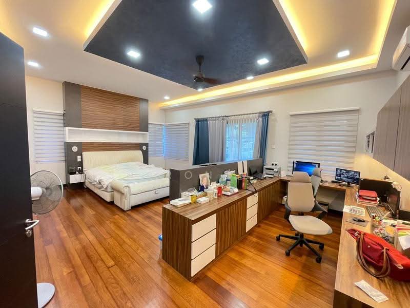 Bungalow House for Sale in Bandar Putra Permai (Seri Kembangan) - Sharon Mah - Bedroom - PropertyGuru.com.my