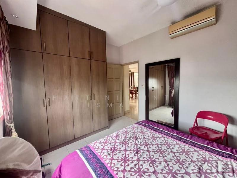 Condominium for Sale at Perdana Emerald - Hartini Binti Ismail - Bedroom - PropertyGuru.com.my