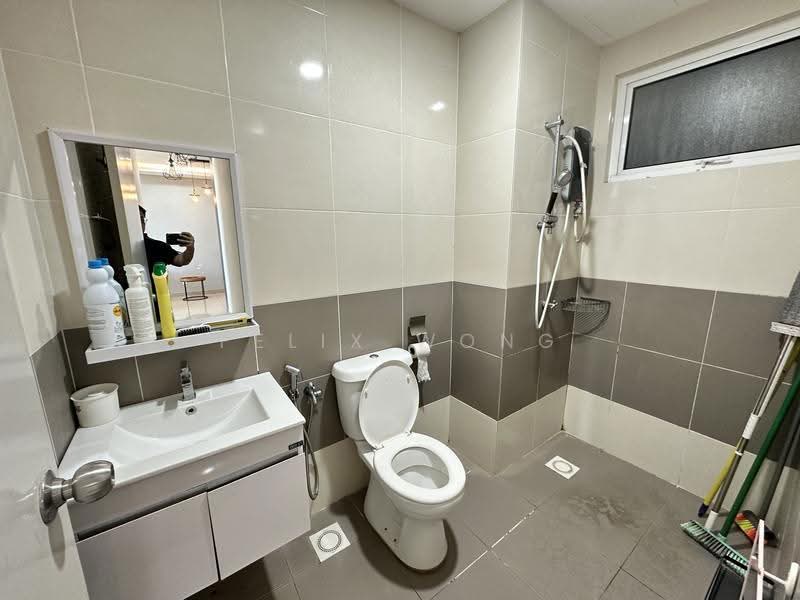 Kediaman Servis untuk Disewa di Saville D'lake - Felix Wong - Bathroom - PropertyGuru.com.my