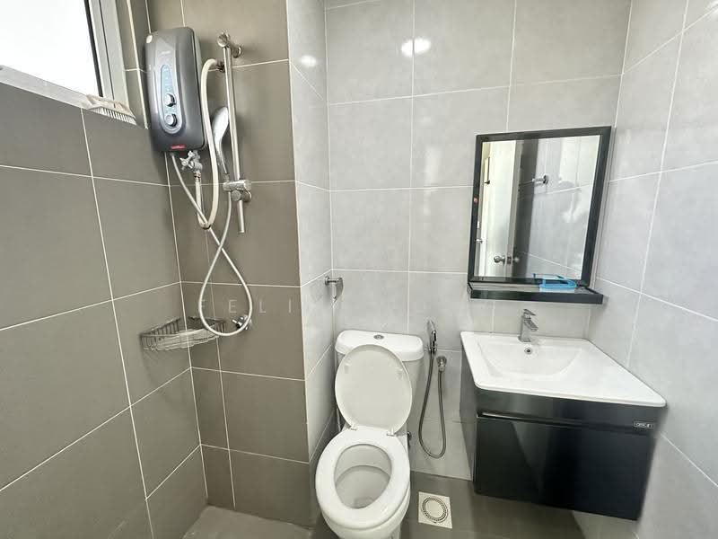 Kediaman Servis untuk Disewa di Saville D'lake - Felix Wong - Bathroom - PropertyGuru.com.my