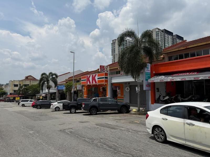 Kedai untuk Disewa di Pusat Bandar Putra Permai (Seri Kembangan) - Eddie Loh - Exterior - PropertyGuru.com.my