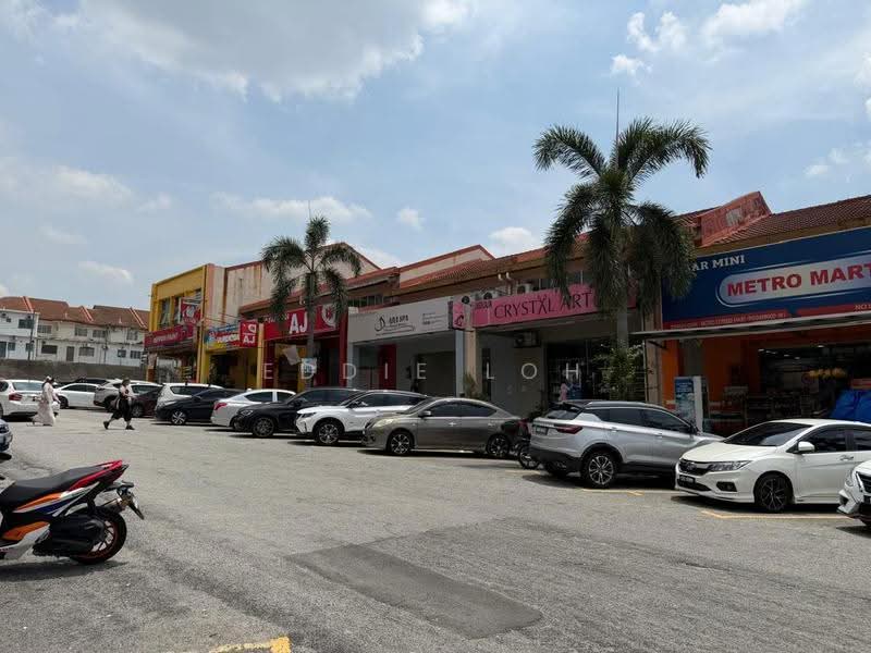 Kedai untuk Disewa di Pusat Bandar Putra Permai (Seri Kembangan) - Eddie Loh - Exterior - PropertyGuru.com.my