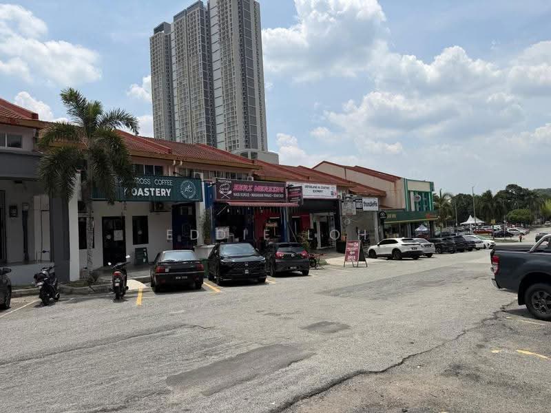 Kedai untuk Disewa di Pusat Bandar Putra Permai (Seri Kembangan) - Eddie Loh - Exterior - PropertyGuru.com.my
