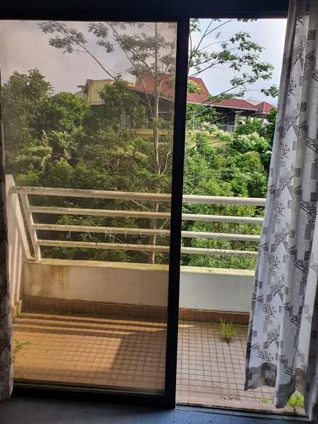 Pangsapuri untuk Dijual di Kempas Apartment - Janice Low - Balcony - PropertyGuru.com.my