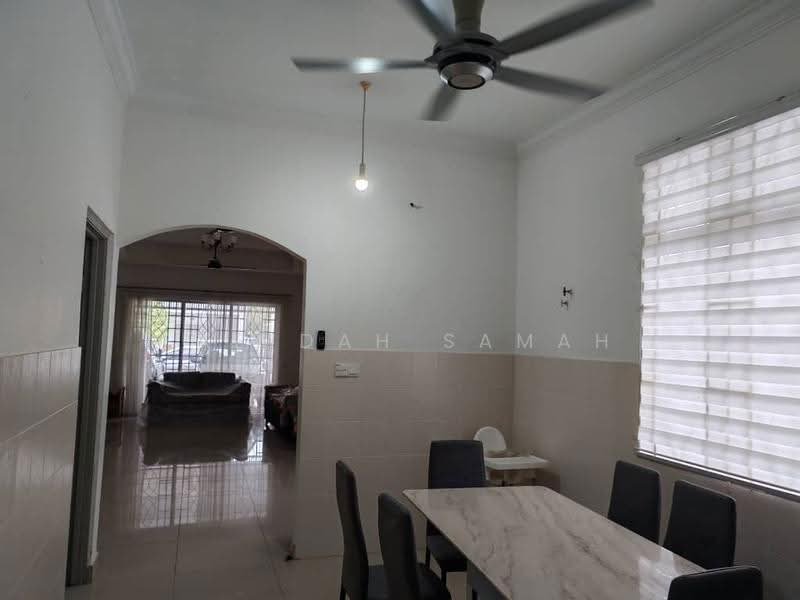 2-storey Terraced House for Rent in Bandar Baru Bangi (Selangor) - Faridah Samah - Living Room - PropertyGuru.com.my