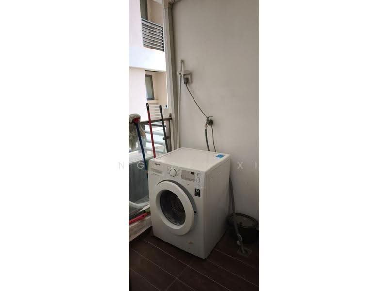 Kondominium untuk Dijual di Amberside @ Country Garden Danga Bay - NG ZEN XI - Balcony - PropertyGuru.com.my