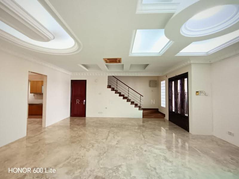 Semi-Detached House for Sale in Taman Naga Emas (Salak South) - Ryan Tan - Living Room - PropertyGuru.com.my