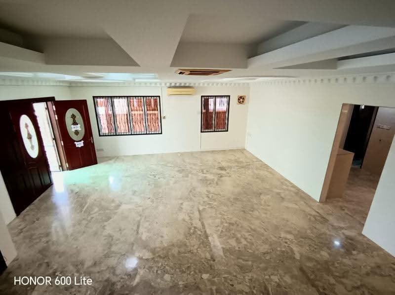 Semi-Detached House for Sale in Taman Naga Emas (Salak South) - Ryan Tan - Entrance - PropertyGuru.com.my