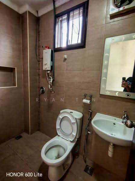 Semi-Detached House for Sale in Taman Naga Emas (Salak South) - Ryan Tan - Bathroom - PropertyGuru.com.my