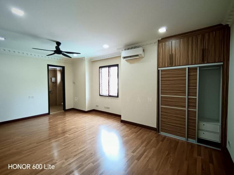 Semi-Detached House for Sale in Taman Naga Emas (Salak South) - Ryan Tan - Bedroom - PropertyGuru.com.my