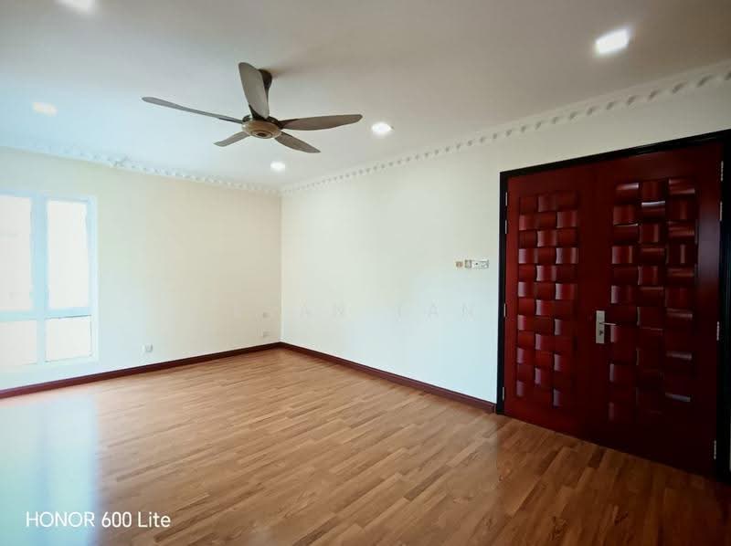 Semi-Detached House for Sale in Taman Naga Emas (Salak South) - Ryan Tan - Living Room - PropertyGuru.com.my