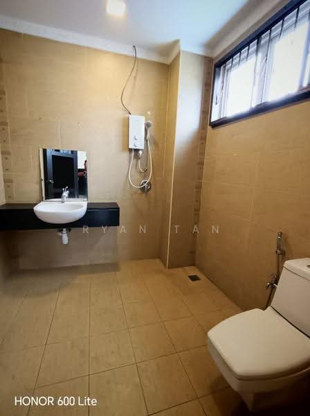 Semi-Detached House for Sale in Taman Naga Emas (Salak South) - Ryan Tan - Bathroom - PropertyGuru.com.my