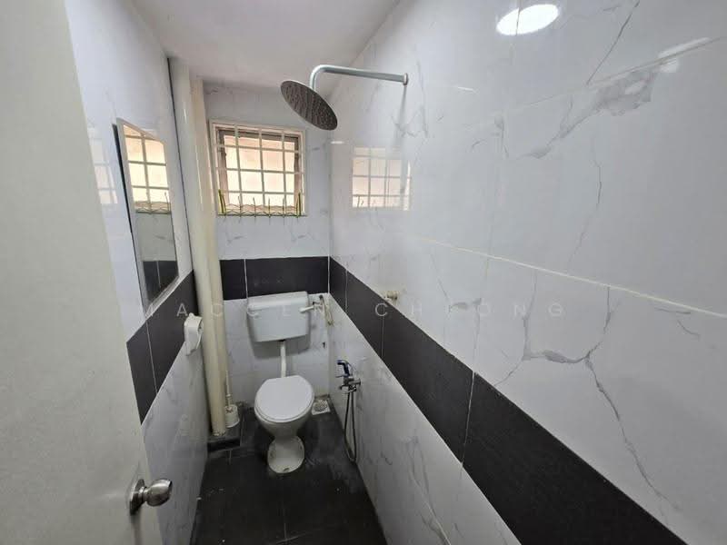 Apartment for Sale at Starville - Maccen Cheong - Bathroom - PropertyGuru.com.my