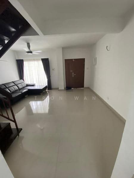 2-storey Terraced House for Rent in Petaling Jaya (Selangor) - Tron Wan - Living Room - PropertyGuru.com.my