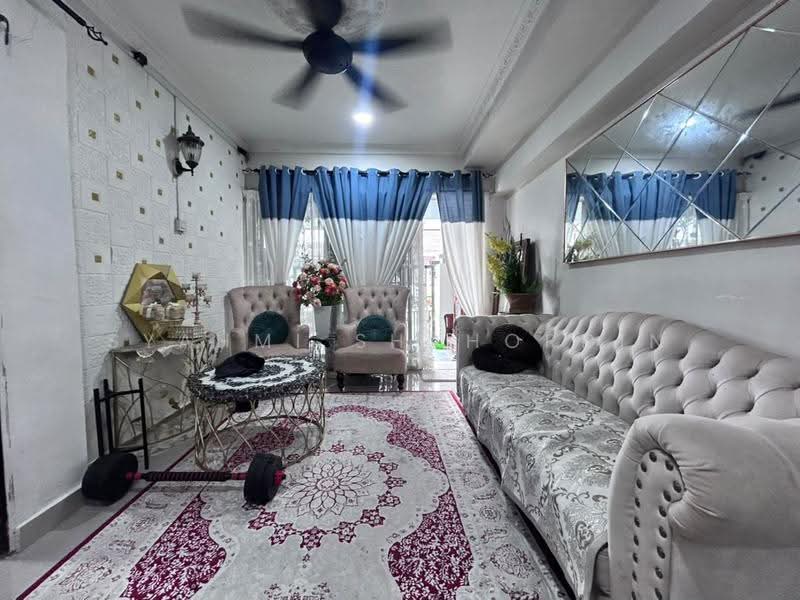 1-storey Terraced House for Sale in Seksyen 24 (Shah Alam) - Syahmi Shahordin - Living Room - PropertyGuru.com.my