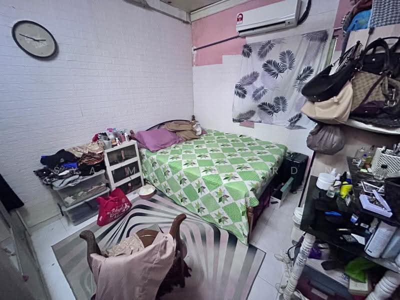 1-storey Terraced House for Sale in Seksyen 24 (Shah Alam) - Syahmi Shahordin - Bedroom - PropertyGuru.com.my