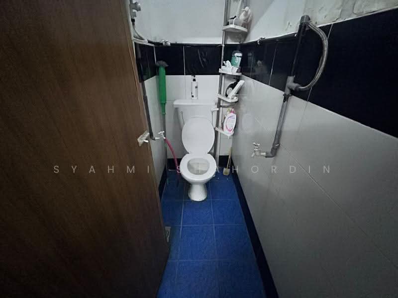 1-storey Terraced House for Sale in Seksyen 24 (Shah Alam) - Syahmi Shahordin - Bathroom - PropertyGuru.com.my