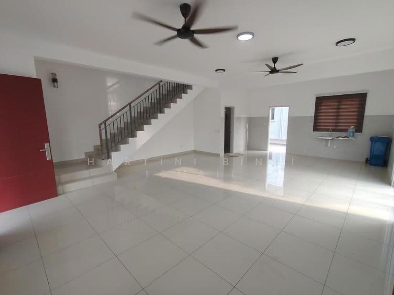 2-storey Terraced House for Sale in Jenjarom (Selangor) - Hartini Binti Ismail - Living Room - PropertyGuru.com.my